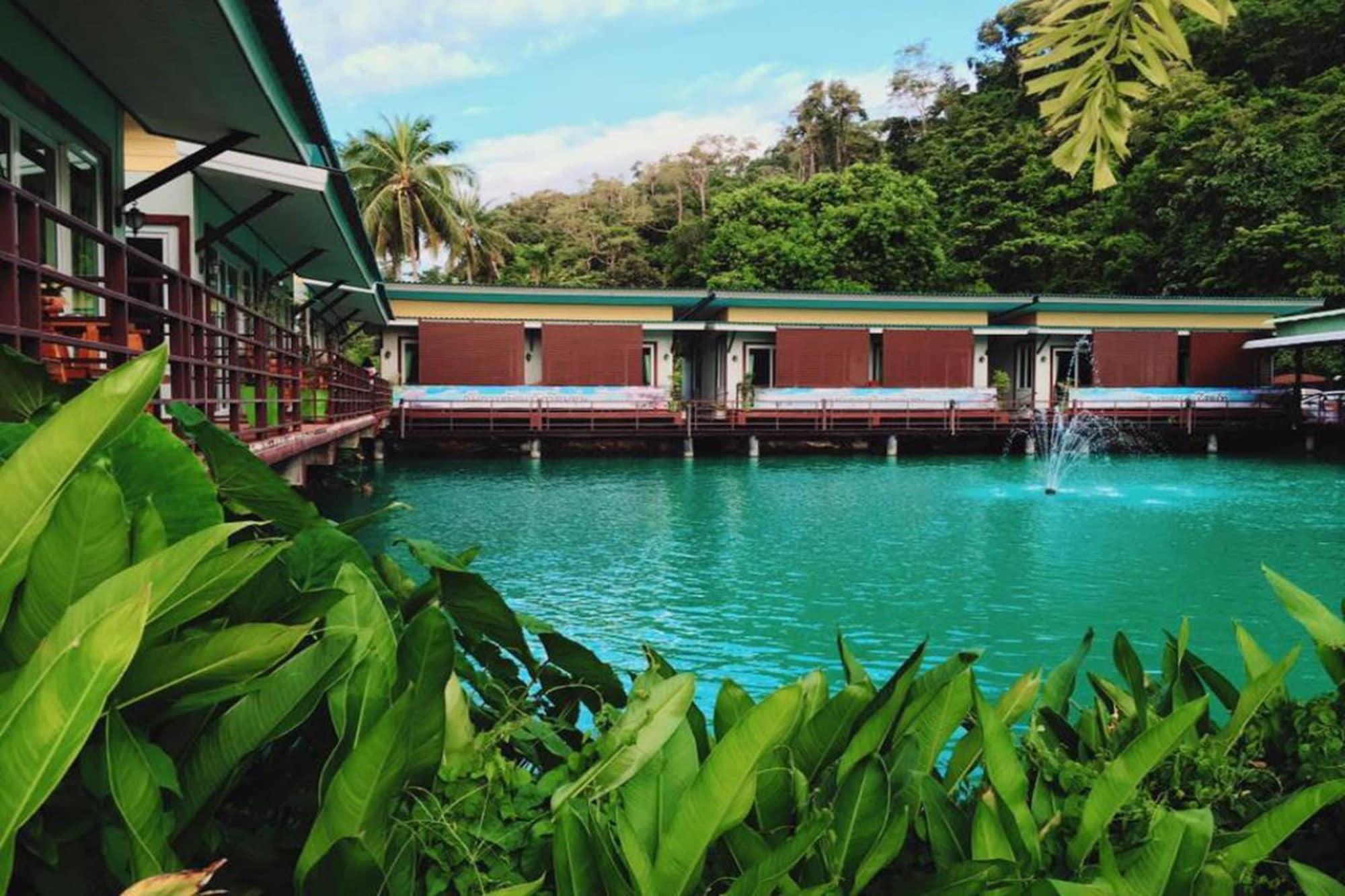 Lake Terrace Resort Langu Exterior photo